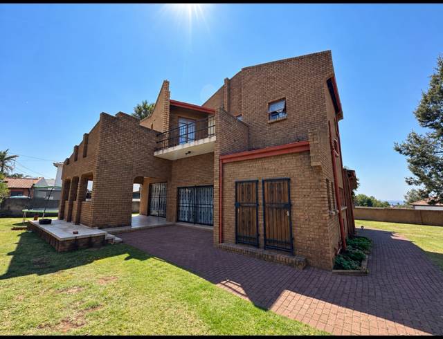 4 BEDROOM HOUSE FOR SALE IN REYNO RIDGE